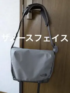 THE NORTH FACE グレー ショルダーバッグ