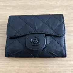 黒いキルティングカードケース