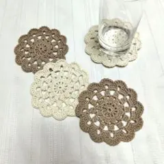 コットンのコースター ４枚セット カフェラテ＆オフホワイト ハンドメイド