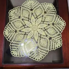 ハンドメイド　レース編み テーブルセンター 薄いイエロー　ドイリー直径約62cm
