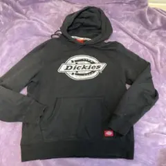 ブラック パーカー