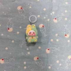 モモ　目印チャーム　みどり＆黄色　うさぎ