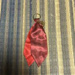 ツイステ ネクタイ風チャーム ハーツラビュル寮