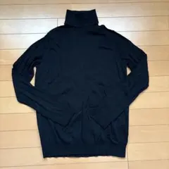 ユニクロ黒のタートルネックニットM