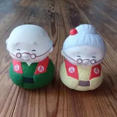 おじいさんとおばあさんの置き物　貯金箱