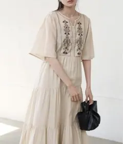 【未使用】Bab 袖フレア刺繍ワンピース　Sサイズ