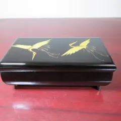 Item thumbnail for item 692dbba8-9895-4577-837b-23eef064d384