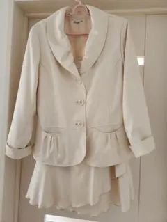 フォーマルスーツ　パーティードレス