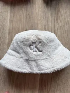 Calvin Klein ファーバケットハット ホワイト