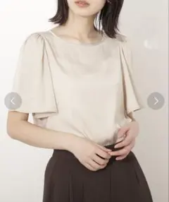 NATURAL BEAUTY BASIC 半袖ブラウス ベージュ Mのサムネイル