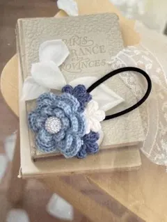 ハンドメイド♡毛糸で編んだ　お花いっぱいヘアゴム
