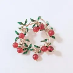 赤い果実のリースブローチ・レッド 植物 自然 b2-1-3824