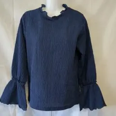フリルネックとフレアスリーブ ネイビー長袖トップス Lサイズ