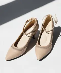 Carlie e felice ストラップ付き パンプス ベージュのサムネイル