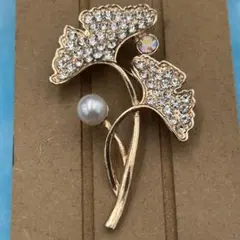 ✨あと2点✨リーフデザイン ブローチ クリスタル パール イチョウ型　父の日