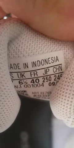 adidas ホワイト スニーカー