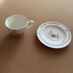 食器　皿　ピーターラビット　 カップ　プレートのサムネイル