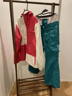 Fluntスノーボードウェアセット（ジャケット・パンツ）