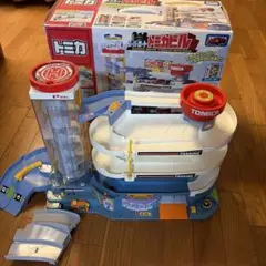 トミカ スーパーオートトミカビル　タカラトミー　日本おもちゃ大賞2010優秀賞