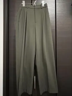 ユニクロ　タックワイドパンツ　カーキS