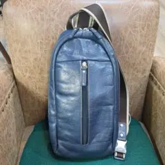 COACH レザー ボディバッグ ネイビーのサムネイル