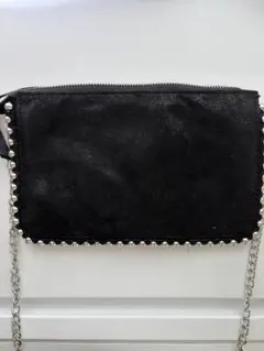 スタッズ付き　ブラックショルダーバッグ