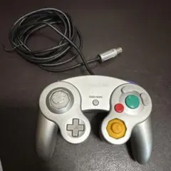 Nintendo ゲームキューブコントローラー　シルバー