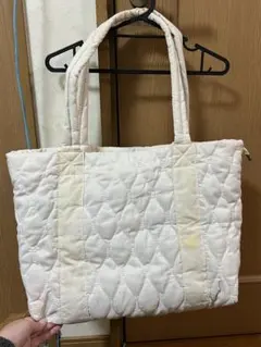 ホワイトキルティングバッグ　マザーズバッグにも可