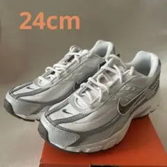 新品　NIKE WMNS INITIATOR イニシエーター　24cm