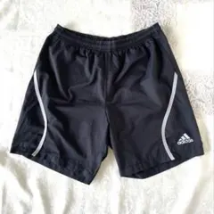 adidas ショートパンツ　ダークグレー　M 速乾　軽い　スポーツ