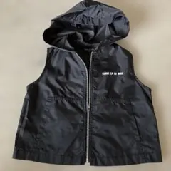 COMME CA ISM黒 フード付きナイロンベスト サイズ90