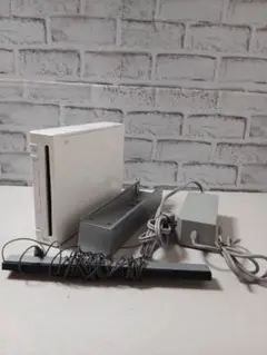 【ジャンク】　Nintendo Wii 本体 RVL-001 ホワイト 付属あり