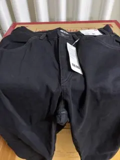 ユニクロU ワイドフィットカラージーンズ ブラック 30(76センチ)