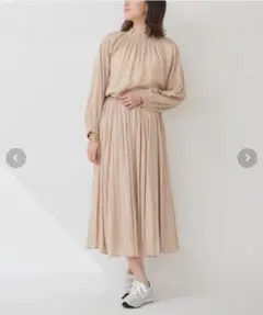 THE CHIC セットアップ ベージュのストライプ