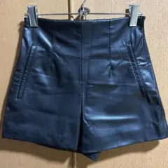 ZARA ザラ　ショートパンツ　レザー　xs 24