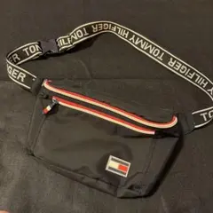 TOMMY HILFIGER ボディバッグ ブラックのサムネイル