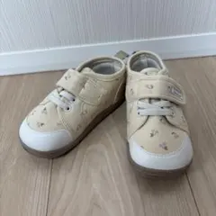 ☆新品未使用☆さくらんぼ柄靴　15cm