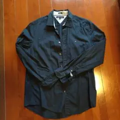 値引しました　TOMMY HILFIGER ネイビー 長袖シャツ Mサイズ