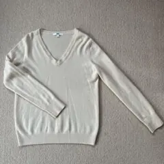 ユニクロ　カシミア100%Vネックセーター　オフホワイトLサイズ