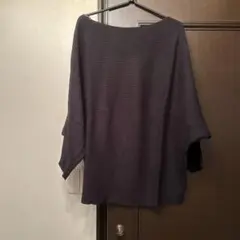 リブ編みオフショルダーセーター