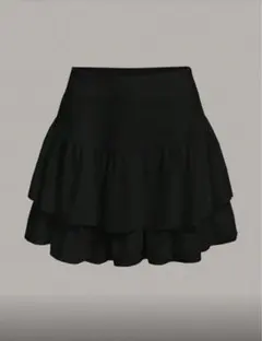 黒のフレアミニスカート