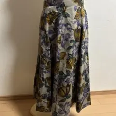 古着　日本製　ウール100% 花柄フレアロングスカート　ドライクリーニング済み