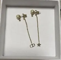 Dior CDロゴ スター パール ピアスのサムネイル