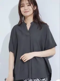 【INDIVI】スキッパードルマンブラウス チャコールグレー　XXXSのサムネイル