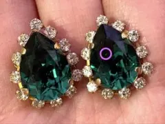 エメラルドグリーン ゴールド イヤリング