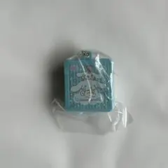 サンリオ　クッキー缶チャーム　シナモロール