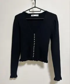 ZARA ザラ 黒 ブラック パールボタン パフスリーブ 袖裾フリル Vネック