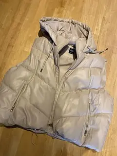 即日発送　ZARA ベージュ キルティングダウンベスト フード付き
