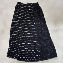 ドット柄 プリーツロングスカート ブラック系　ニコアンドのサムネイル