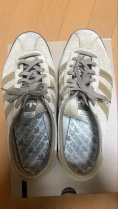 adidas タバコ　27.5